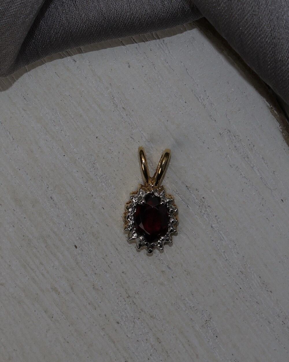 Vintage Sterling Silver Garnet Pendant 1.4G / 0.8in